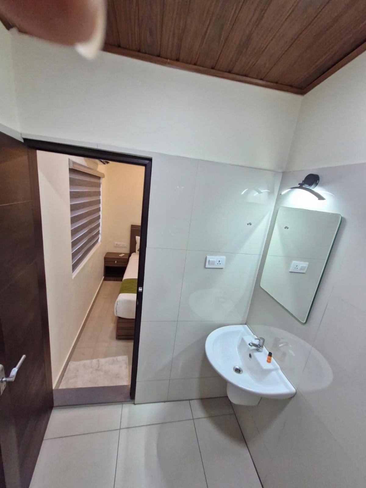 Muziris Manor Residency Hotel Kochi Eksteriør billede
